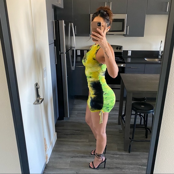 Tie-dye Ruched Mini Dress - Picture 6 of 7